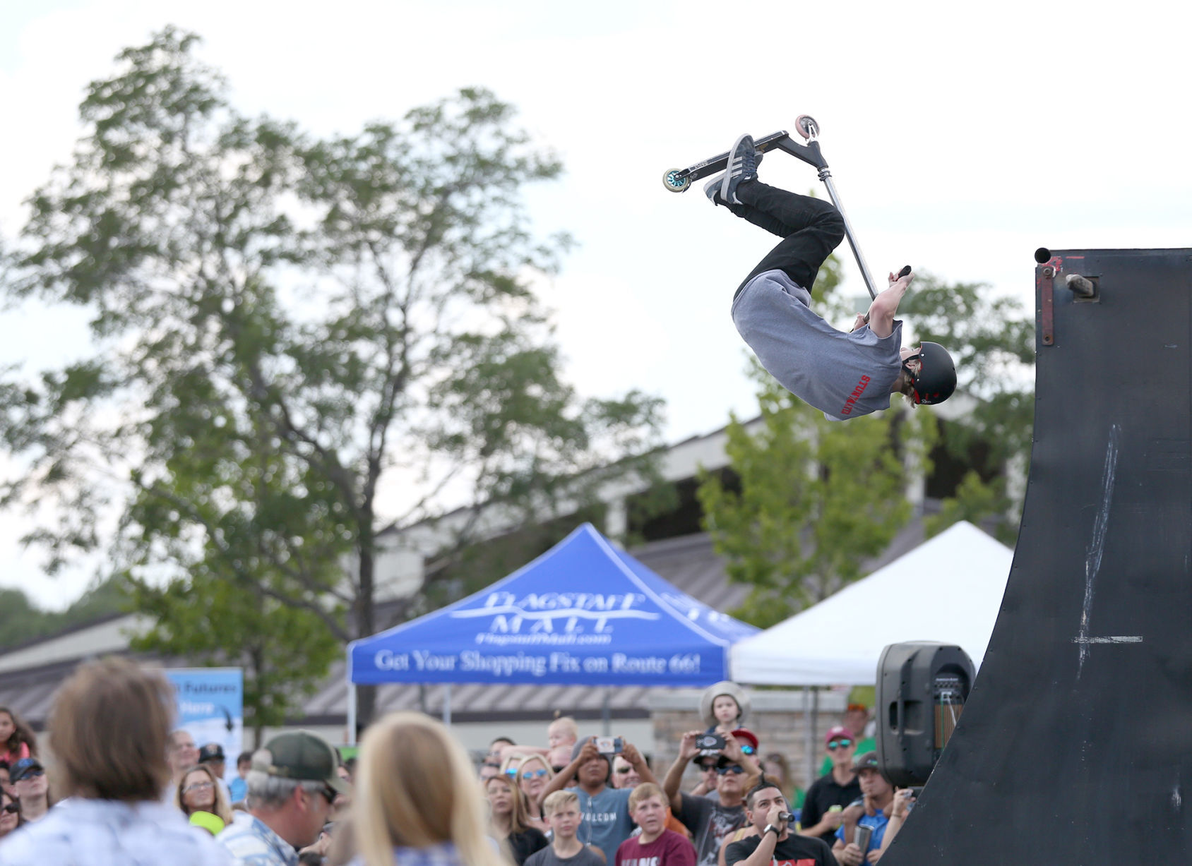 Flying Razor
